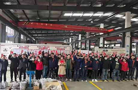 Busta rossa per la Festa di Primavera 2023