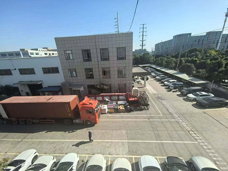 Hehua Machinery ha completato la spedizione di 3 container da 40 piedi in Italia il 9 dicembre 2025.