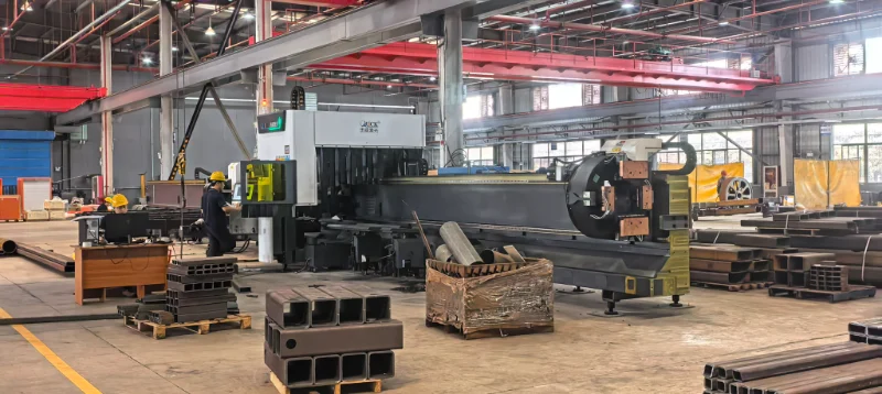 Fabbricazione e saldatura di strutture metalliche per apparecchiature di automazione non standard